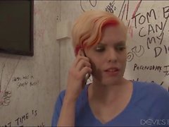 Tranny Aubrey Kate facefucks Kristy Snow