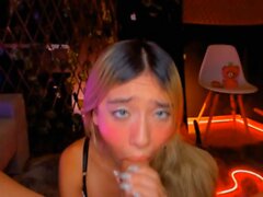 Beautiful Shemale Get Horny On Cam